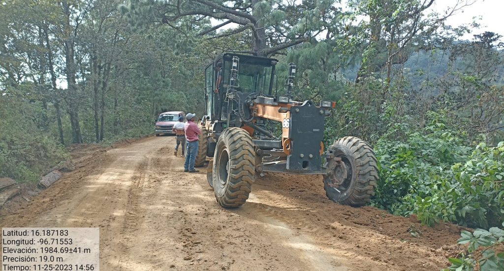Inicia el rastreo de caminos en San Miguel Coatlán y Agua Fría gracias a una gestión municipal conjunta