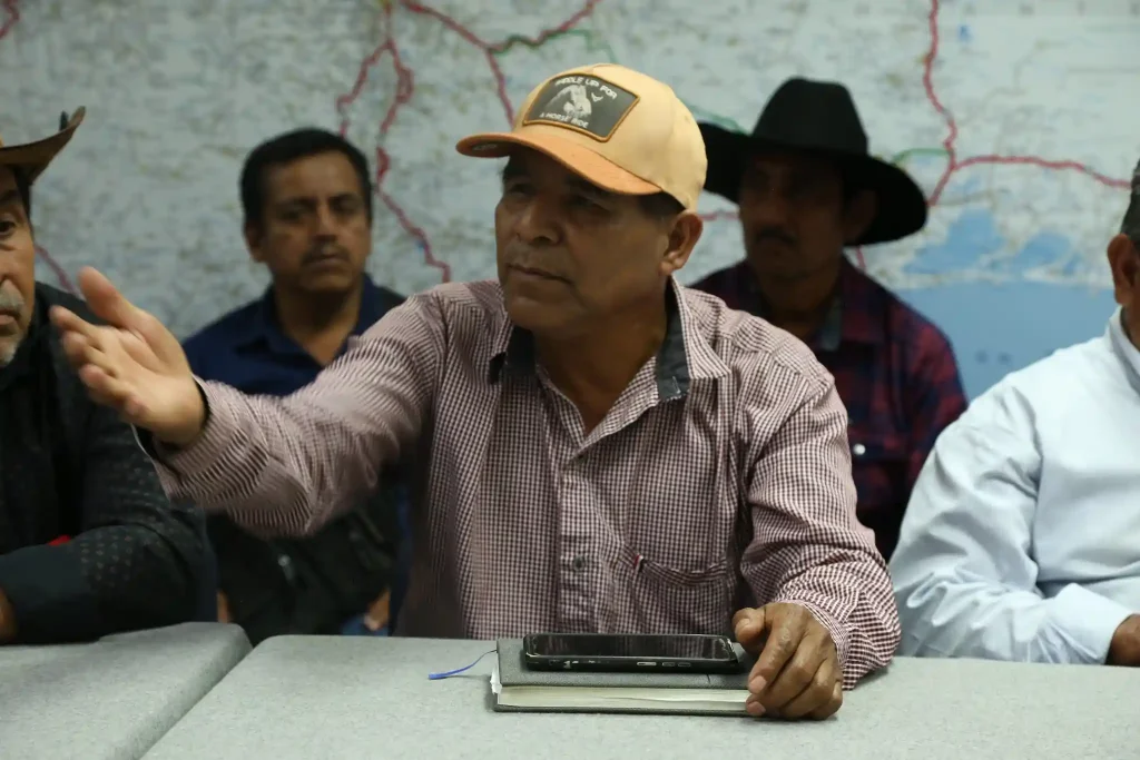 Presidente Municipal participa en reunión de trabajo por el desarrollo integral de la Sierra Sur y la región Costa